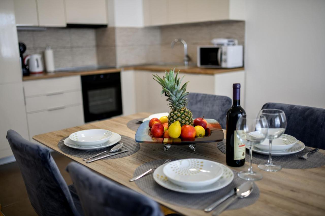 Modern Apartment For 2025' Vacation In Zadar Exterior photo